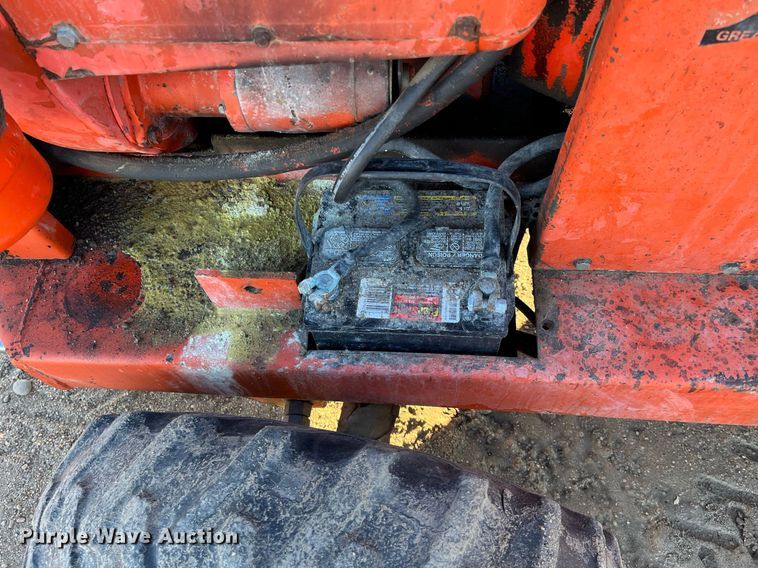 image for item DQ3996 Ditch Witch V30 trencher