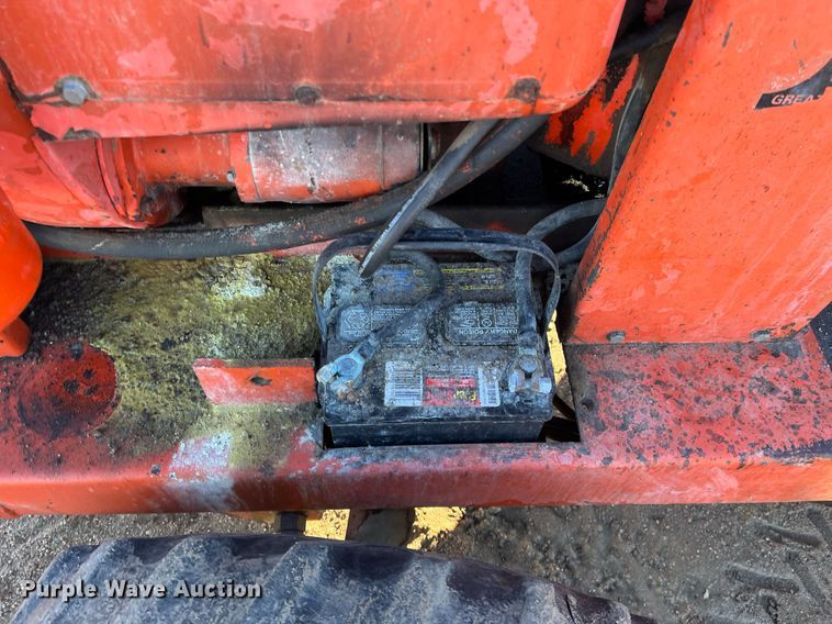 image for item DQ3996 Ditch Witch V30 trencher