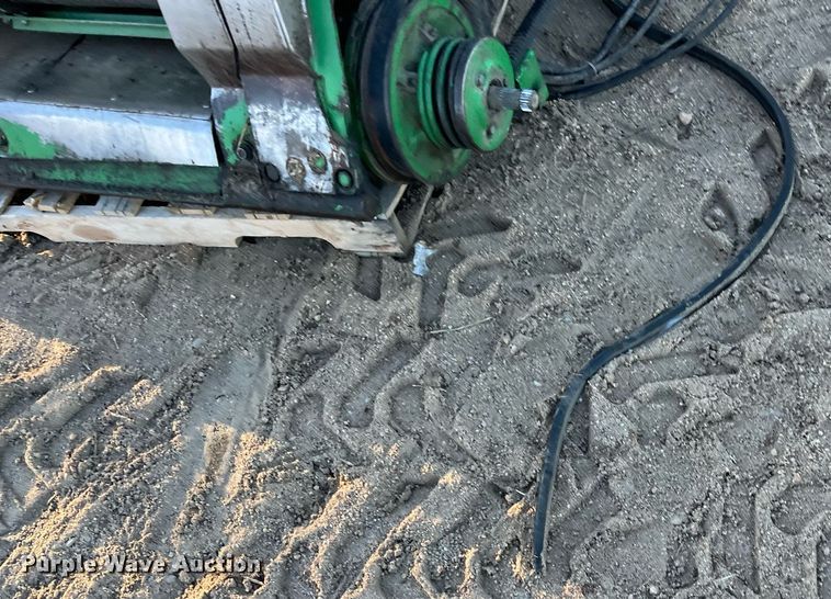 image for item DQ4008 John Deere 9500 combine feederhouse