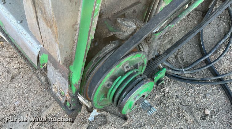 image for item DQ4008 John Deere 9500 combine feederhouse