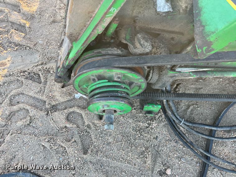 image for item DQ4008 John Deere 9500 combine feederhouse