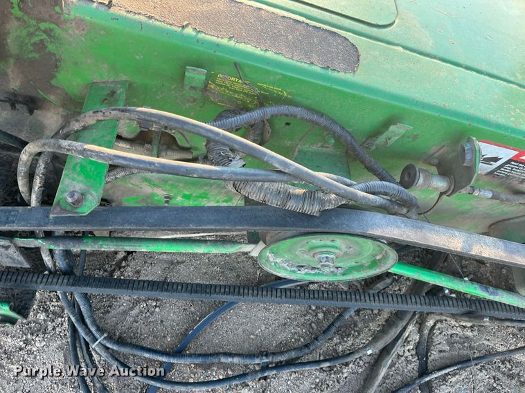 image for item DQ4008 John Deere 9500 combine feederhouse