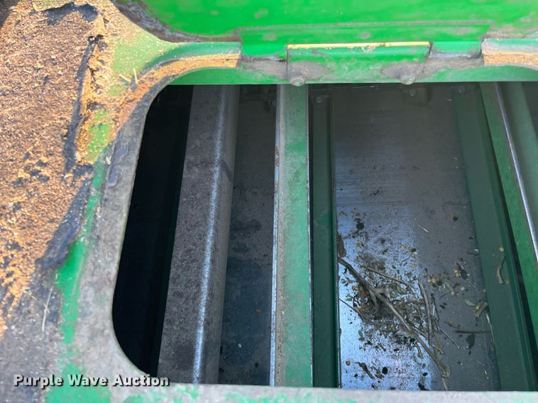 image for item DQ4008 John Deere 9500 combine feederhouse
