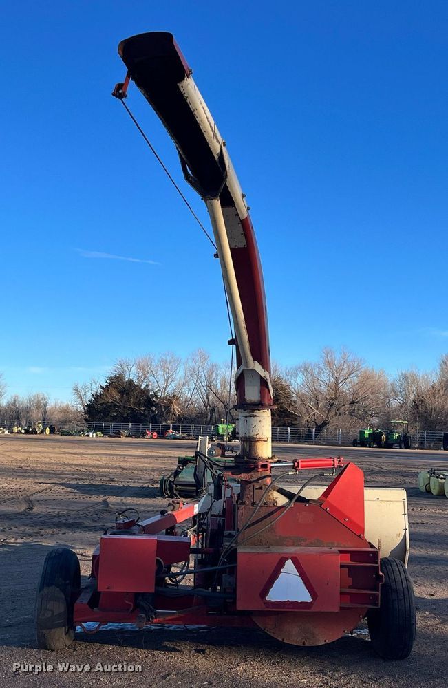 image for item DQ4015 Hesston 2000-150  forage harvester