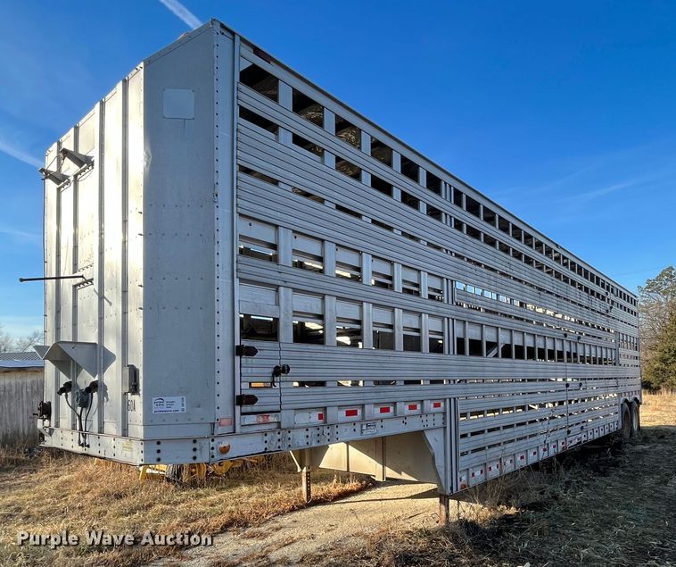 image for item DR7430 1984 Barrett  livestock trailer