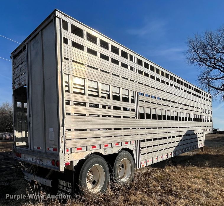 image for item DR7430 1984 Barrett  livestock trailer