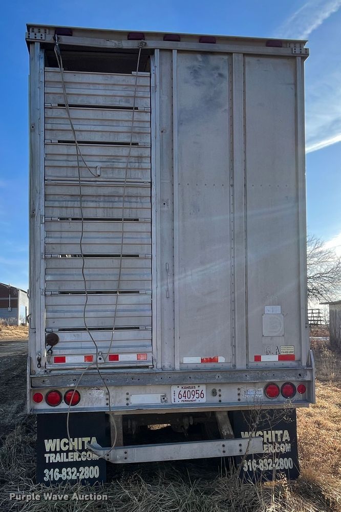 image for item DR7430 1984 Barrett  livestock trailer