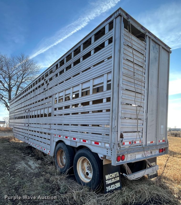 image for item DR7430 1984 Barrett  livestock trailer