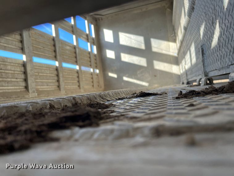 image for item DR7430 1984 Barrett  livestock trailer