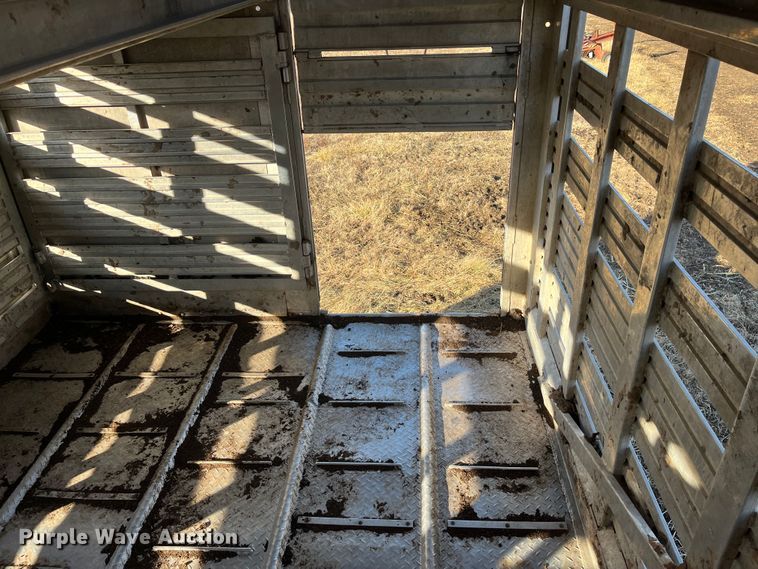 image for item DR7430 1984 Barrett  livestock trailer