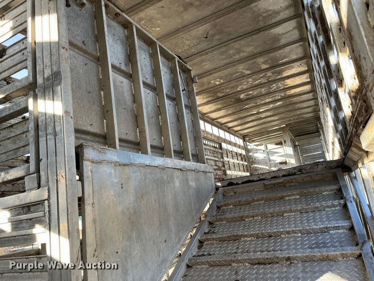 image for item DR7430 1984 Barrett  livestock trailer