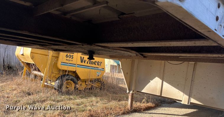 image for item DR7430 1984 Barrett  livestock trailer