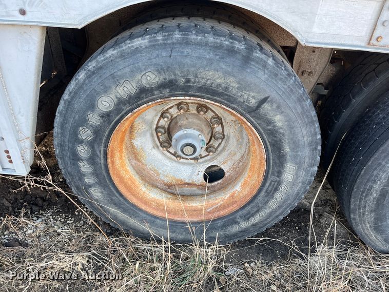 image for item DR7430 1984 Barrett  livestock trailer