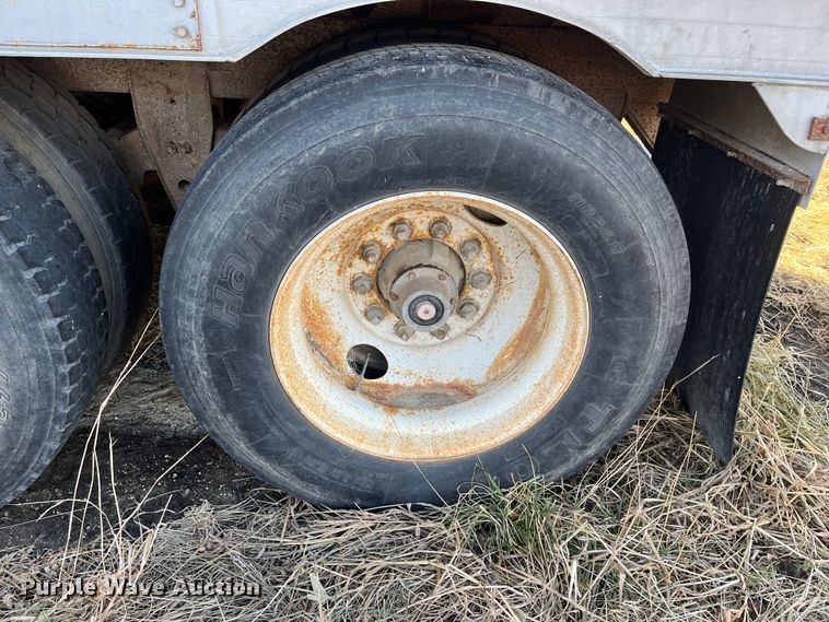 image for item DR7430 1984 Barrett  livestock trailer