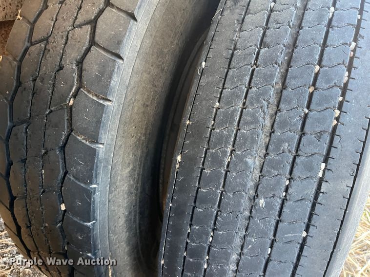 image for item DR7430 1984 Barrett  livestock trailer