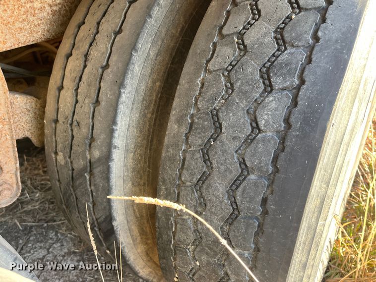 image for item DR7430 1984 Barrett  livestock trailer