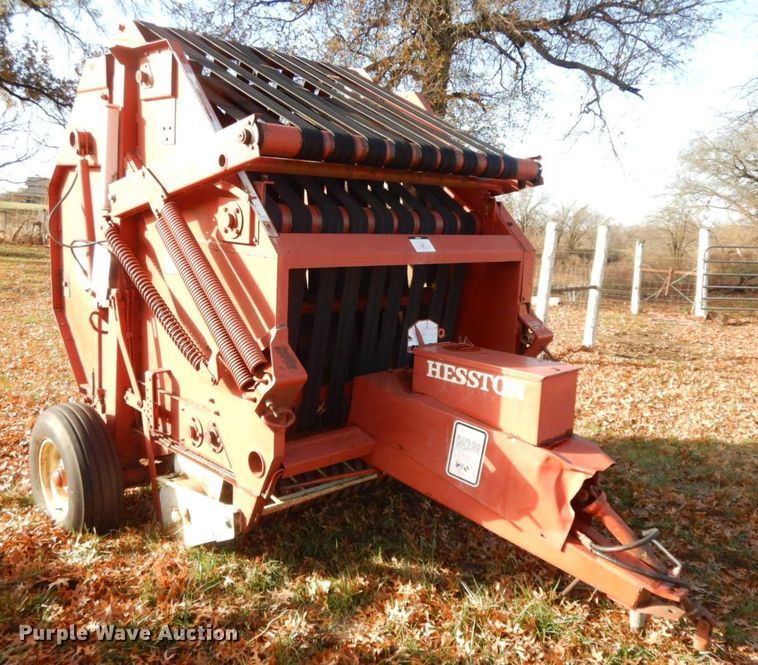 image for item HF9474 1982 Hesston 5510 round baler