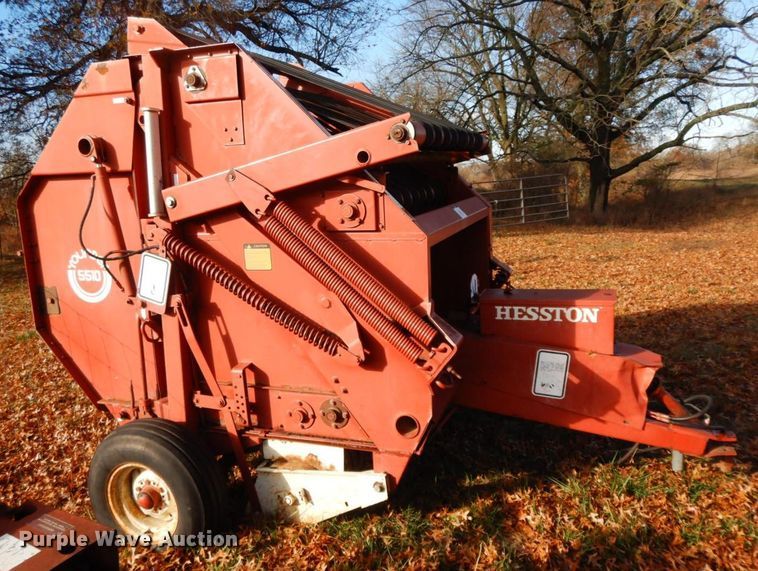image for item HF9474 1982 Hesston 5510 round baler