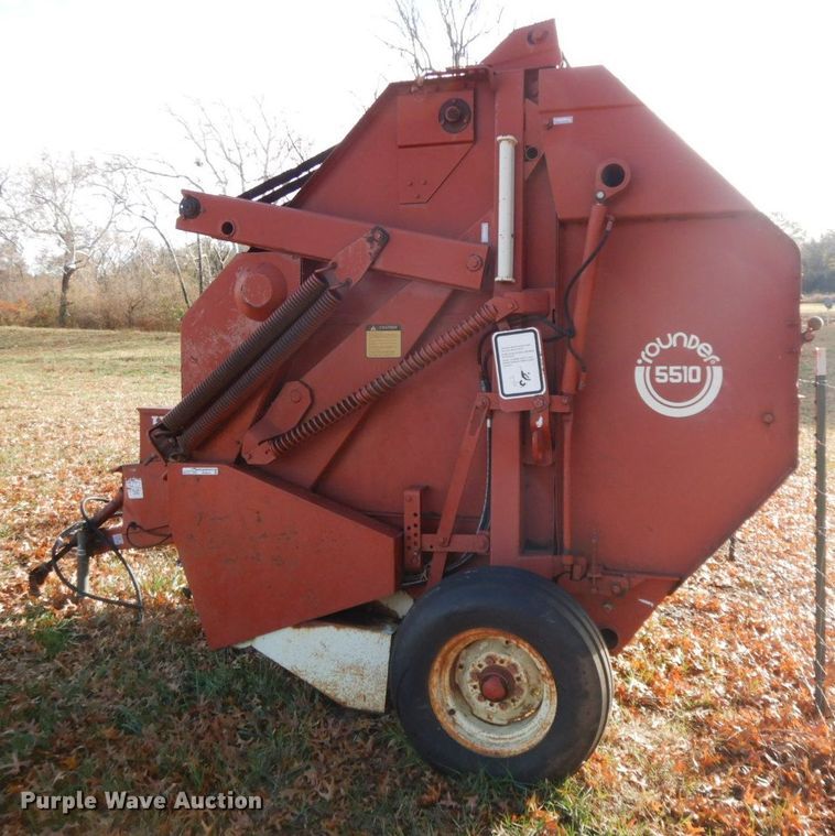 image for item HF9474 1982 Hesston 5510 round baler