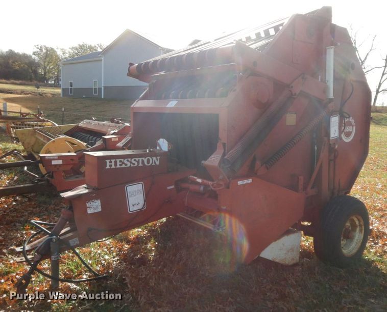 image for item HF9474 1982 Hesston 5510 round baler