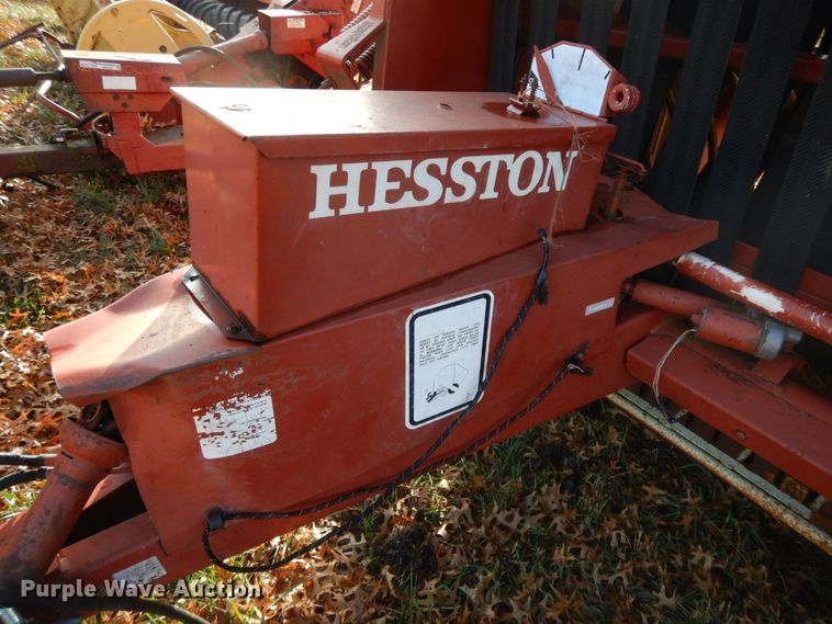 image for item HF9474 1982 Hesston 5510 round baler