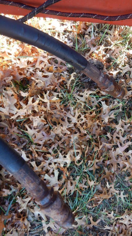 image for item HF9474 1982 Hesston 5510 round baler