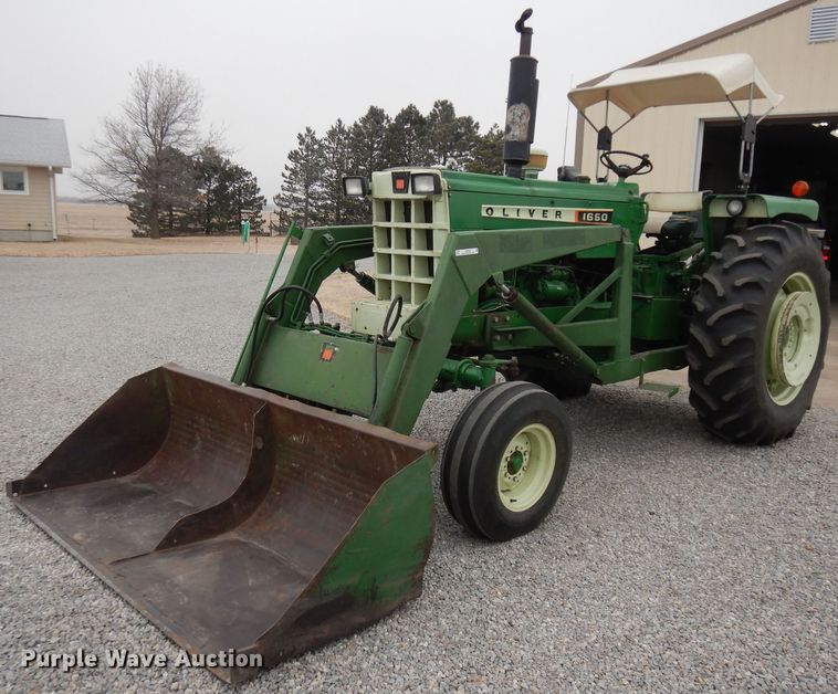 image for item JQ9929 1968 Oliver 1650  tractor