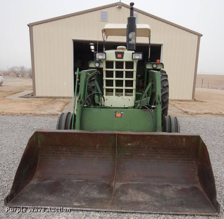 image for item JQ9929 1968 Oliver 1650  tractor