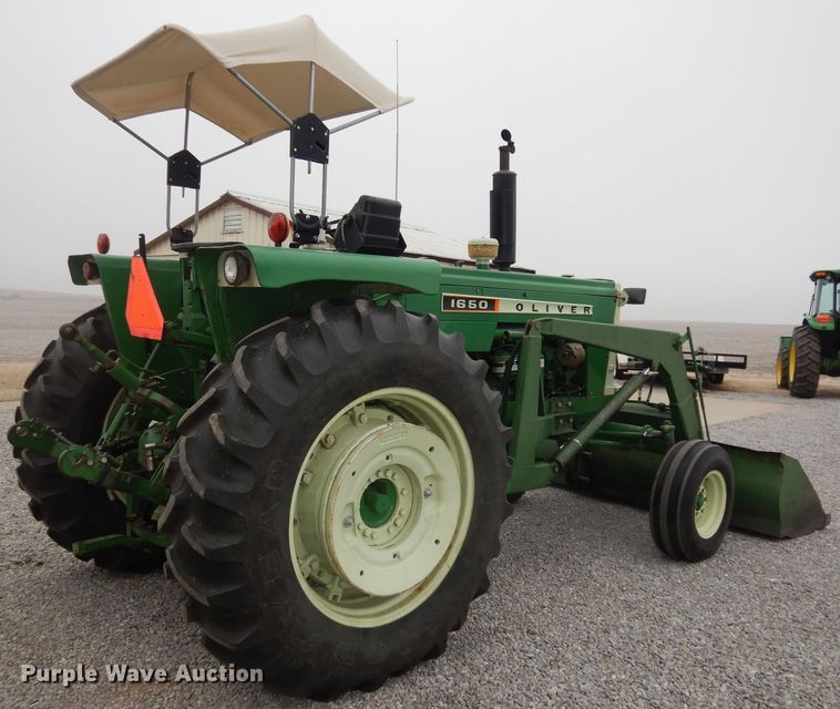 image for item JQ9929 1968 Oliver 1650  tractor