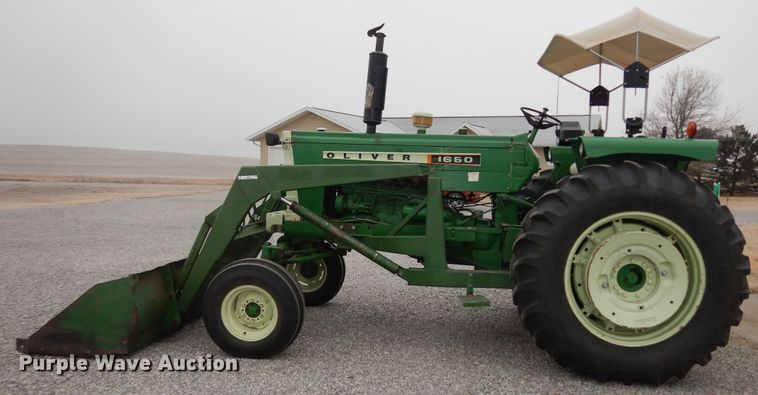 image for item JQ9929 1968 Oliver 1650  tractor