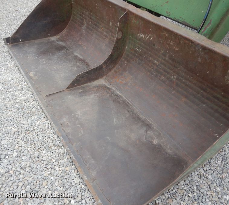 image for item JQ9929 1968 Oliver 1650  tractor