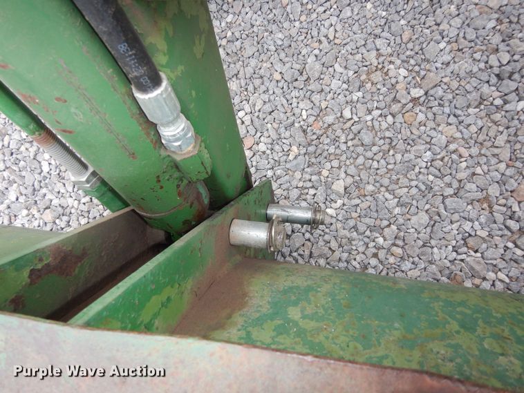 image for item JQ9929 1968 Oliver 1650  tractor