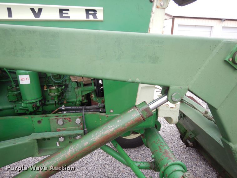 image for item JQ9929 1968 Oliver 1650  tractor