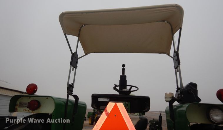 image for item JQ9929 1968 Oliver 1650  tractor