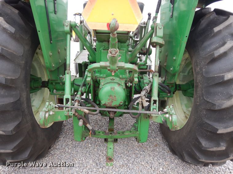image for item JQ9929 1968 Oliver 1650  tractor