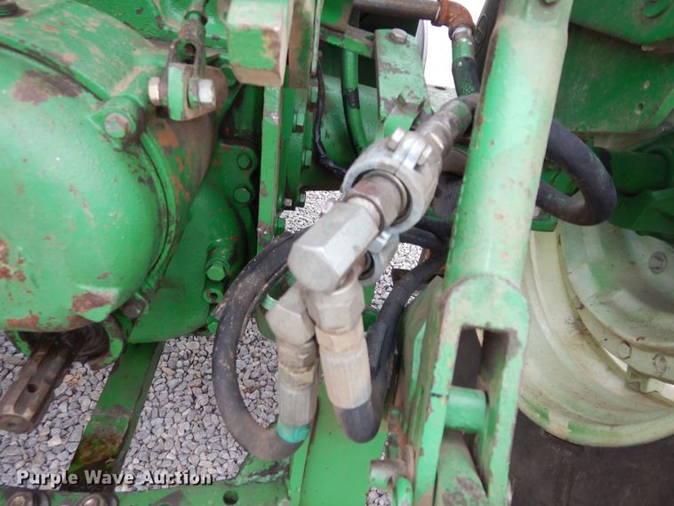 image for item JQ9929 1968 Oliver 1650  tractor