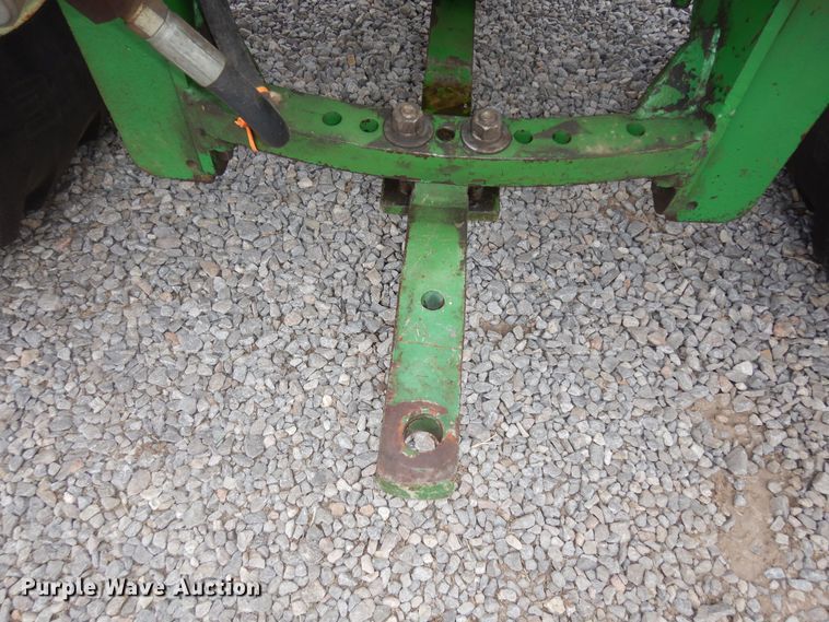 image for item JQ9929 1968 Oliver 1650  tractor