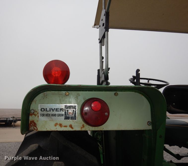image for item JQ9929 1968 Oliver 1650  tractor