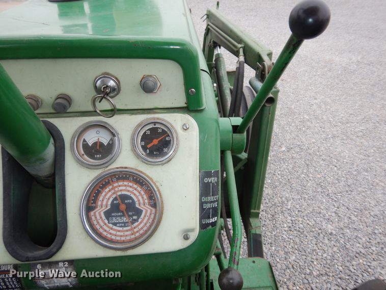 image for item JQ9929 1968 Oliver 1650  tractor