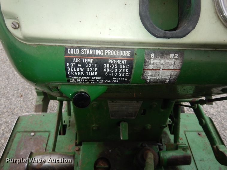 image for item JQ9929 1968 Oliver 1650  tractor