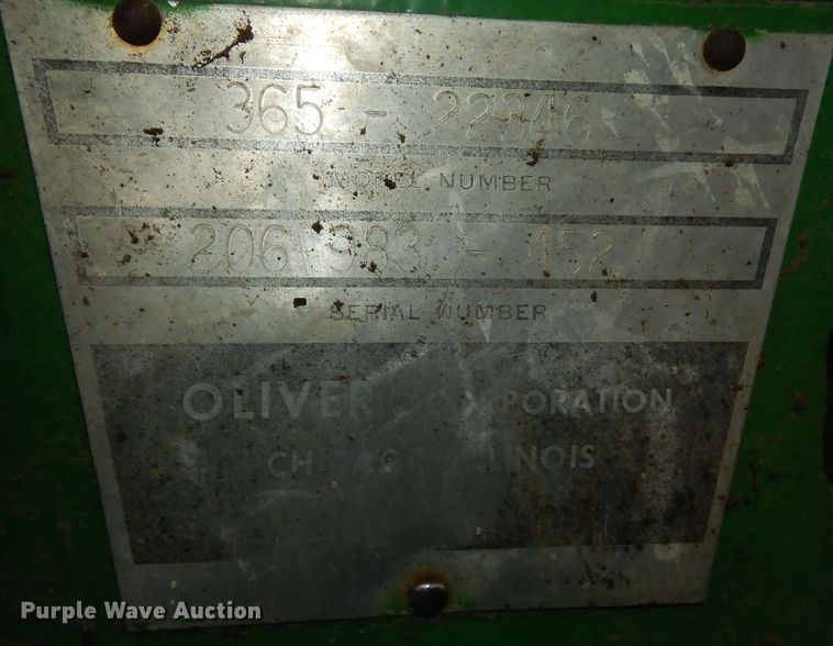 image for item JQ9929 1968 Oliver 1650  tractor