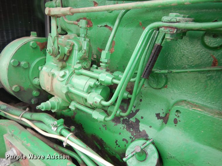 image for item JQ9929 1968 Oliver 1650  tractor
