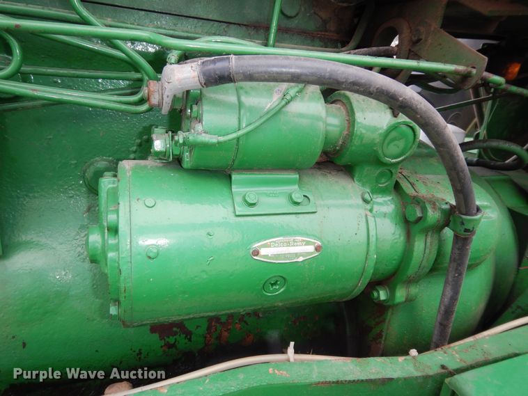 image for item JQ9929 1968 Oliver 1650  tractor