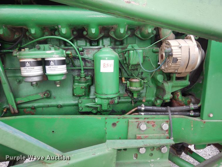 image for item JQ9929 1968 Oliver 1650  tractor