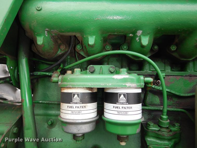 image for item JQ9929 1968 Oliver 1650  tractor