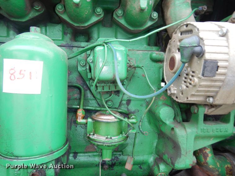 image for item JQ9929 1968 Oliver 1650  tractor