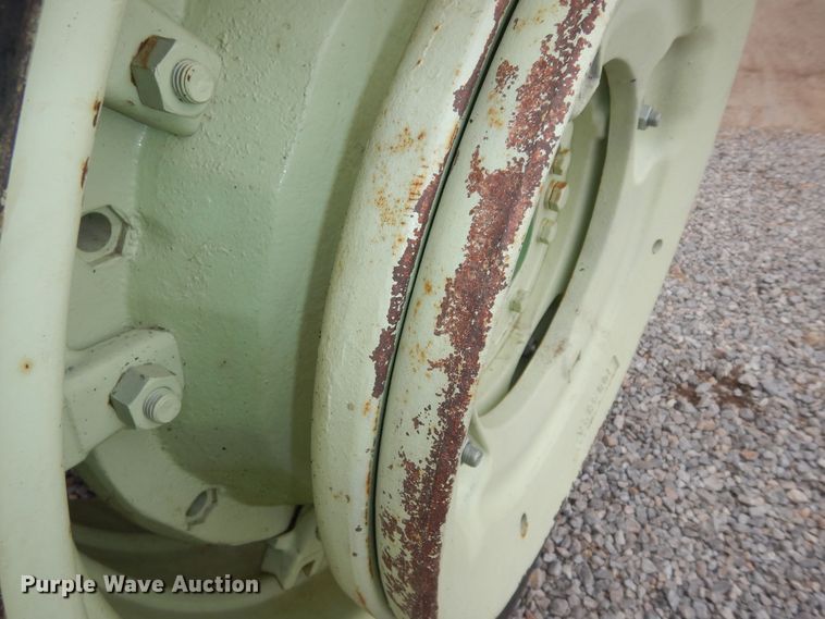 image for item JQ9929 1968 Oliver 1650  tractor