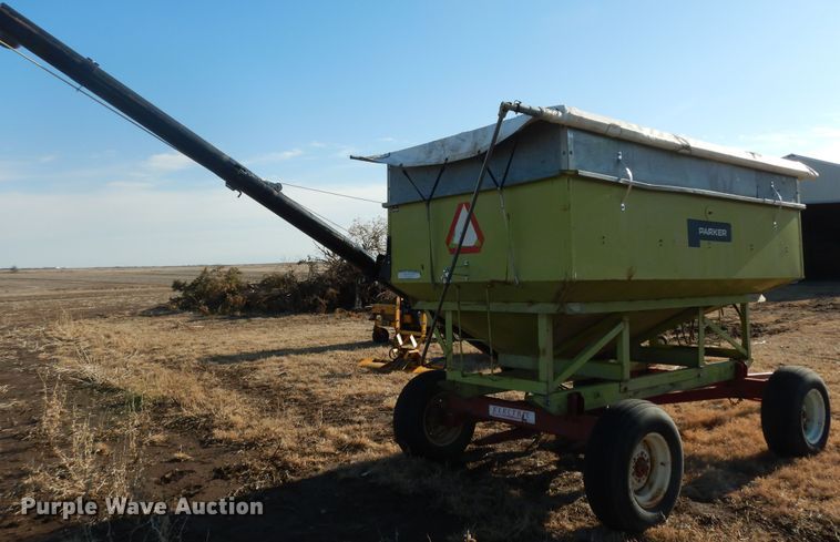 image for item JQ9958 Parker J2100  gravity wagon