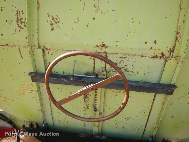 image for item JQ9958 Parker J2100  gravity wagon