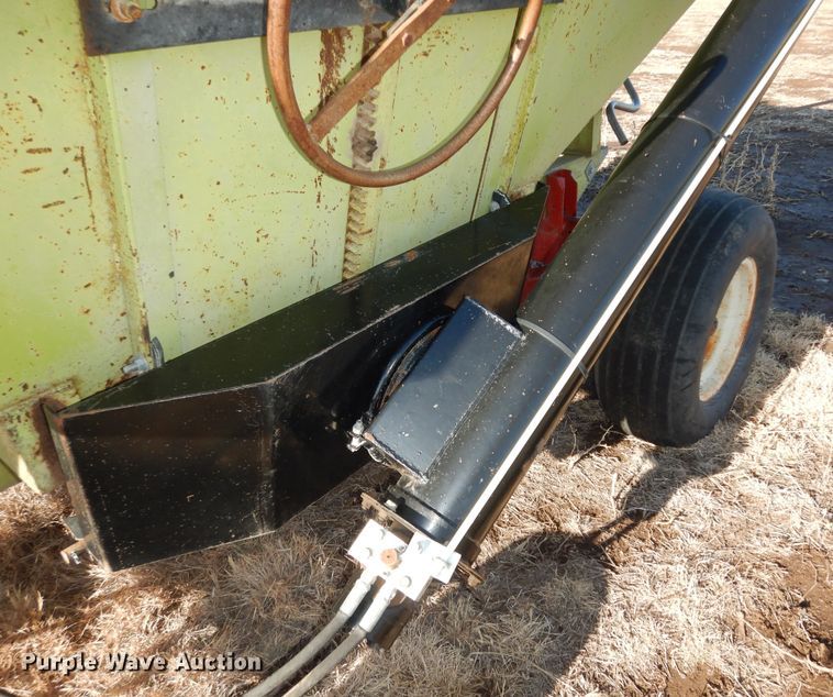 image for item JQ9958 Parker J2100  gravity wagon